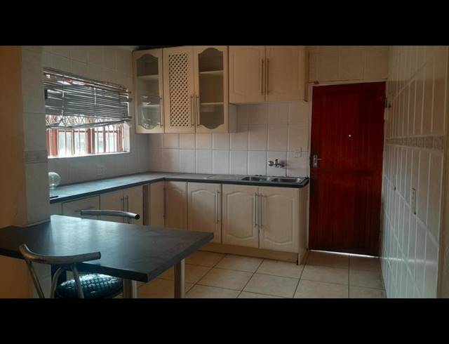 3 BEDROOM HOUSE FOR SALE IN IVY PARK